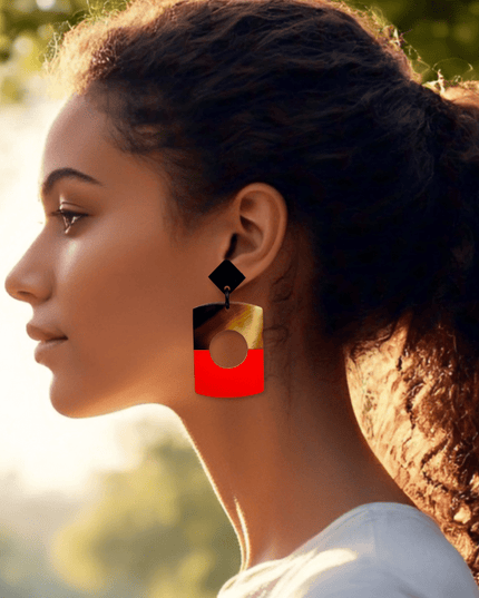 Drop rectangular earrings with a circular cutout - Sundara Joon