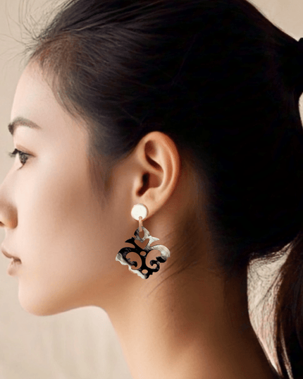 Fleur de lys inspired shaped earrings - Sundara Joon