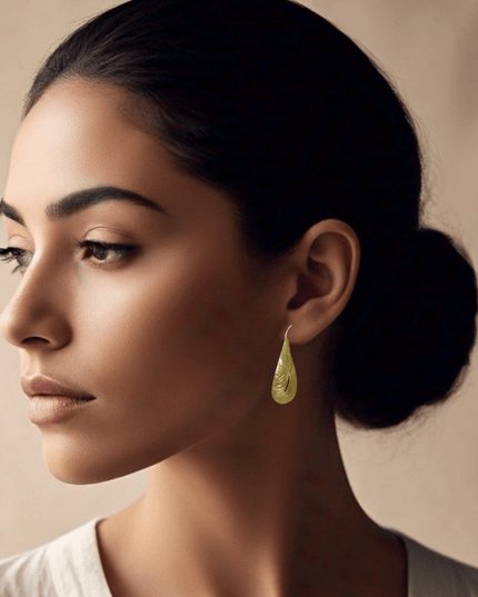 Leaf - like drop earrings with a modern feel - Sundara Joon