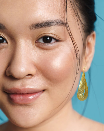 Leaf - like drop earrings with a modern feel - Sundara Joon