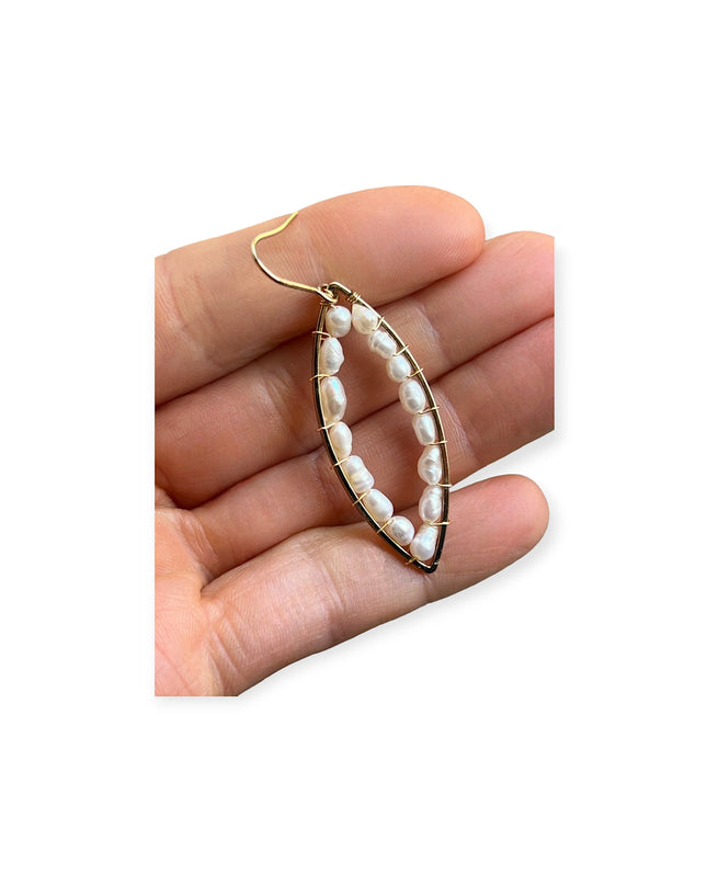 Oval shaped freshwater pearl earrings - Sundara Joon