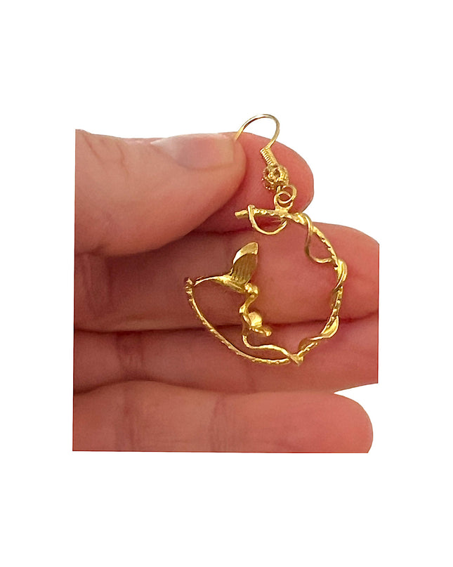 Delicate hummingbird hoop earrings - Sundara Joon