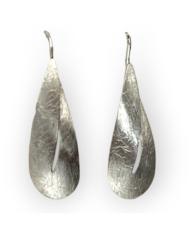 Leaf-like drop earrings with a modern feel - Sundara Joon