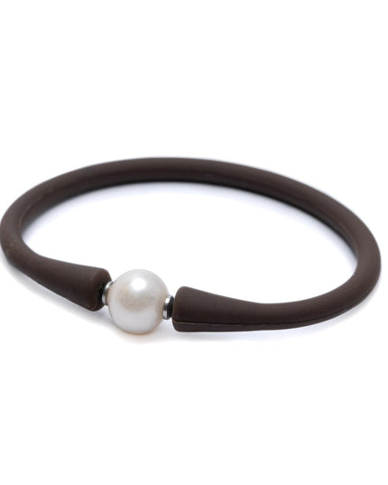 Simple and striking pearl bracelet lends a modern vibe  - Sundara Joon